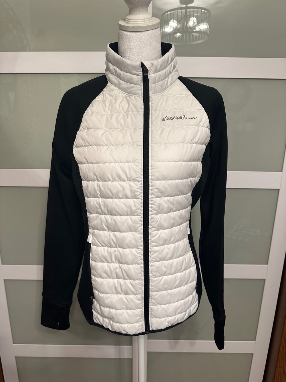Eddie Bauer White Front Black Sleeve Quilted Hybrid Jacket